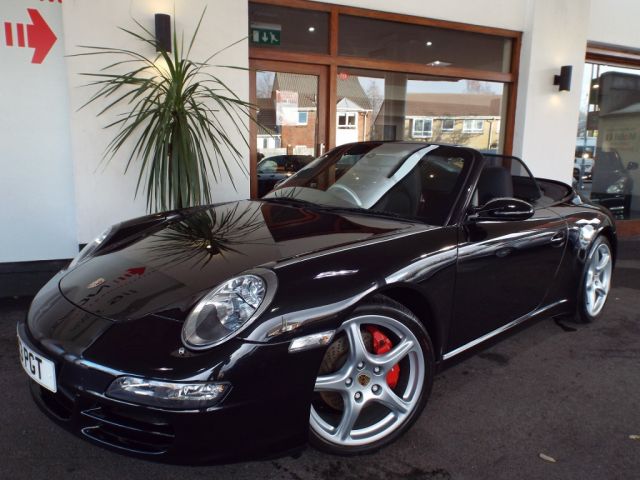 PORSCHE 911 C2S 3.8 CABRIOLET 997